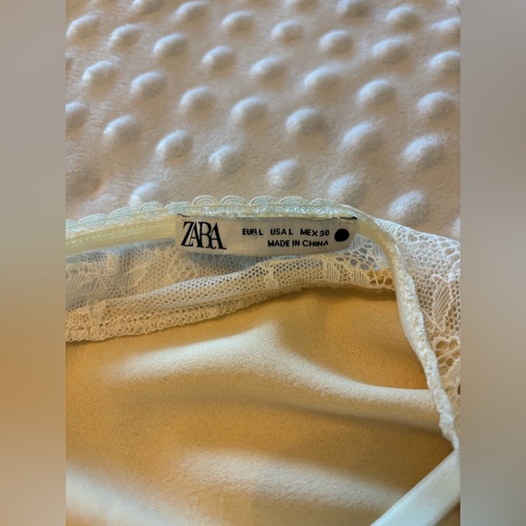 Zara Women’s Yellow Lace Halter Dress Size L - Picture 3 of 3